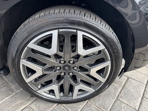 Used 2025 Ford Expedition Max Platinum w/ Platinum Ultimate Package image 4