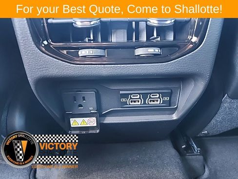 New 2025 Jeep Grand Cherokee Altitude image 3