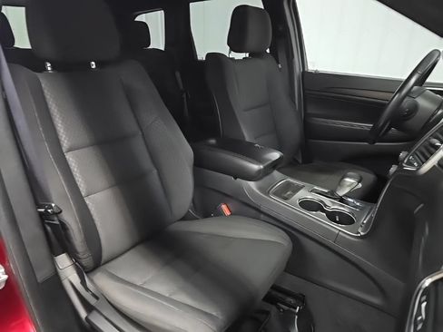 Used 2018 Jeep Grand Cherokee Laredo AWD/4WD image 16