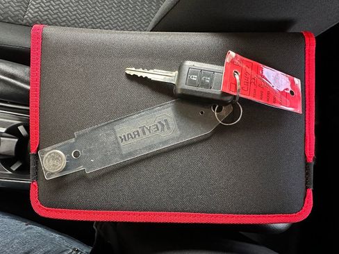 Used 2022 Mitsubishi Eclipse Cross LE image 9