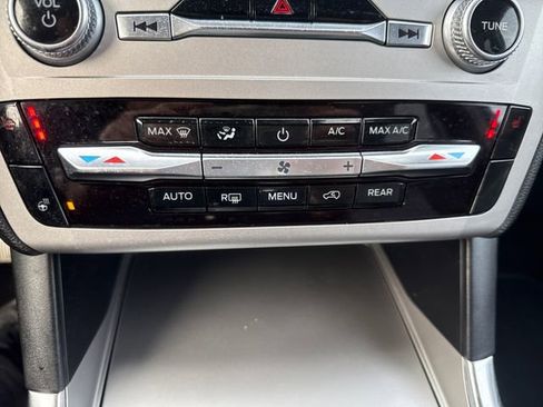 Certified 2022 Ford Explorer XLT w/ Equipment Group 202A image 29