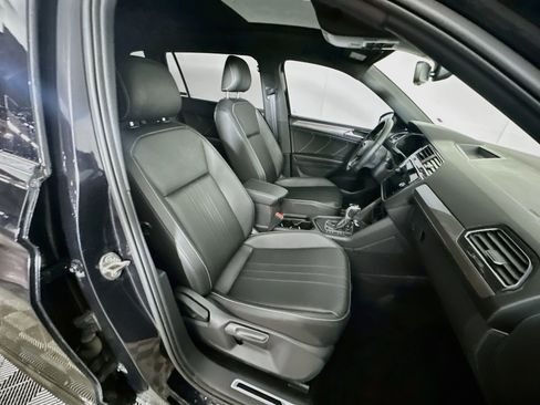 Used 2023 Volkswagen Tiguan SE R-Line FWD image 29