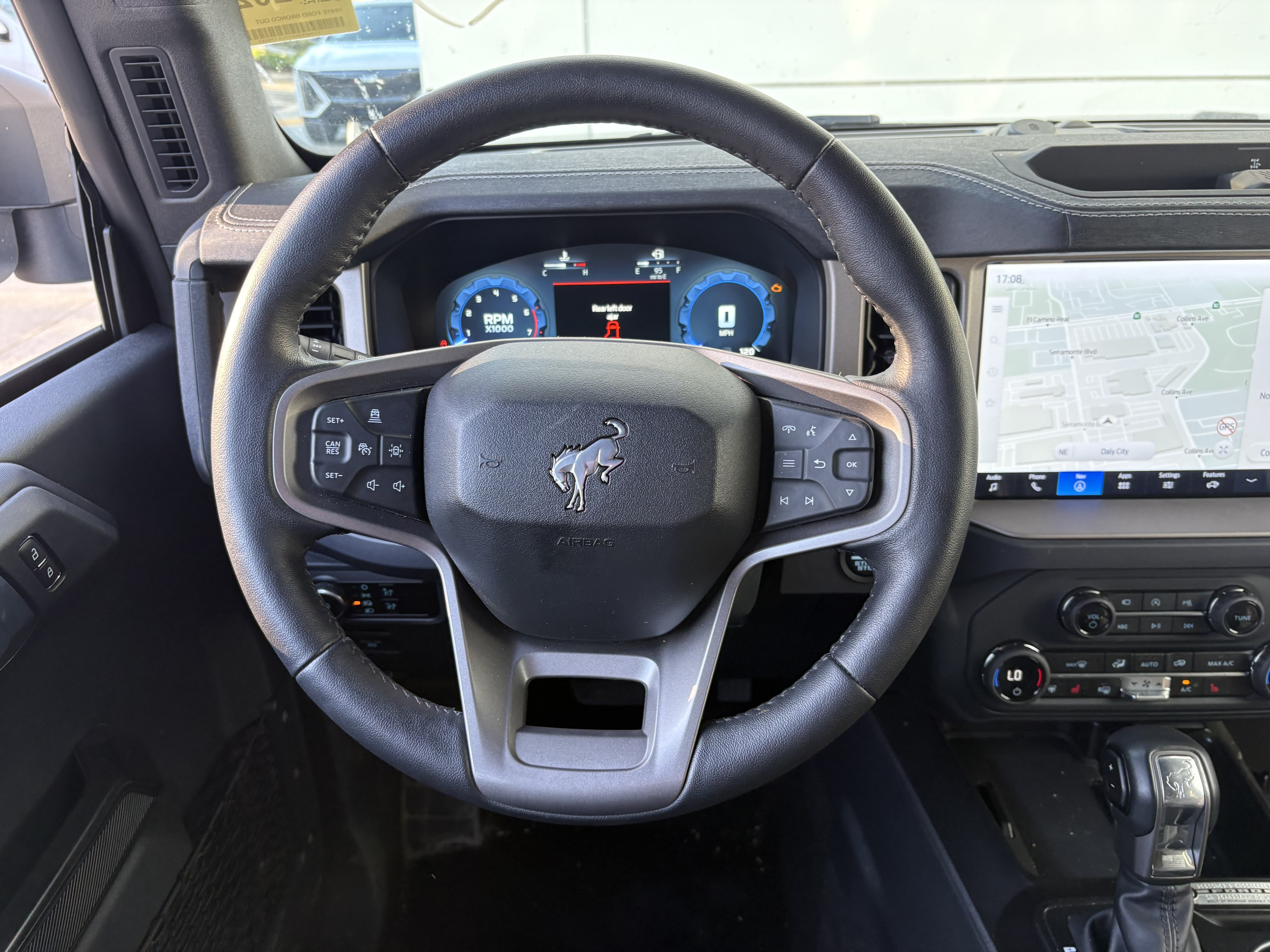 Used 2025 Ford Bronco Outer Banks AWD/4WD image 11
