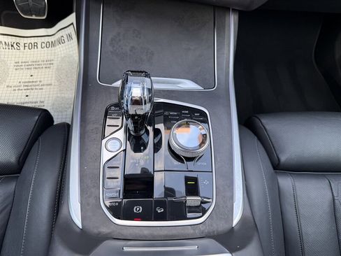 Used 2022 BMW X7 M50i w/ Dynamic Handling Package AWD/4WD image 18