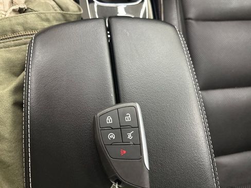 Used 2022 Buick Envision Essence w/ Safety Package image 39