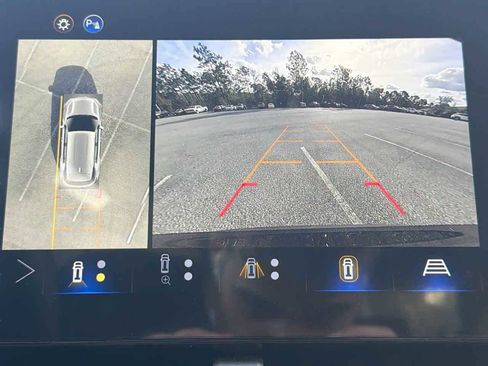 New 2026 Chevrolet Equinox ACTIV w/ Convenience Package III image 23