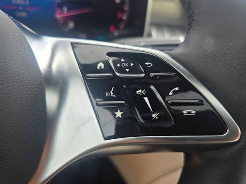 Used 2026 Mercedes-Benz GLC 300 4MATIC image 32