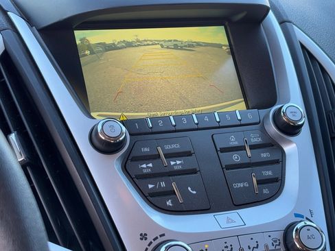 Used 2017 GMC Terrain SLE image 23