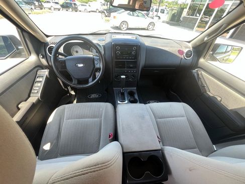 Used 2008 Ford Explorer Sport Trac XLT AWD/4WD image 12