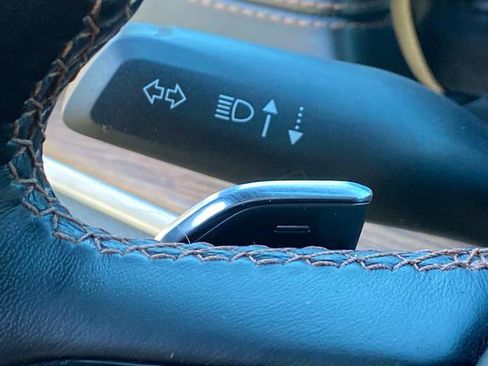 Used 2022 Jeep Grand Cherokee L Summit w/ Luxury Tech Group V image 20