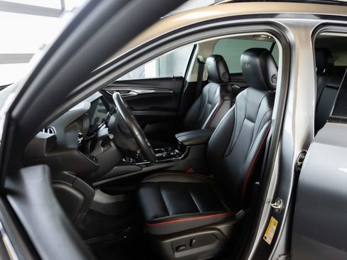 Used 2022 Buick Envision Essence w/ Sport Touring Package image 11