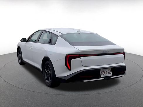 Used 2025 Kia K4 LXS image 10