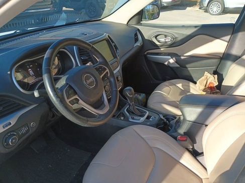 Used 2018 Jeep Cherokee Limited image 9