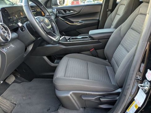 Used 2025 Chevrolet Equinox LT image 11