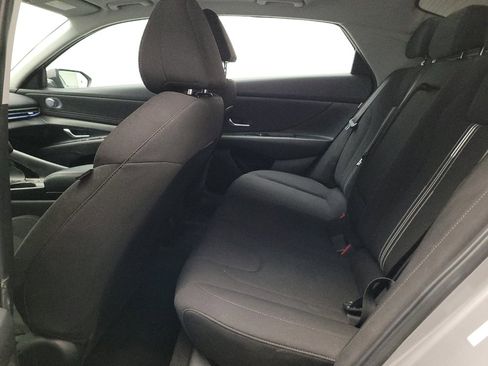 Used 2025 Hyundai Elantra SEL FWD image 18