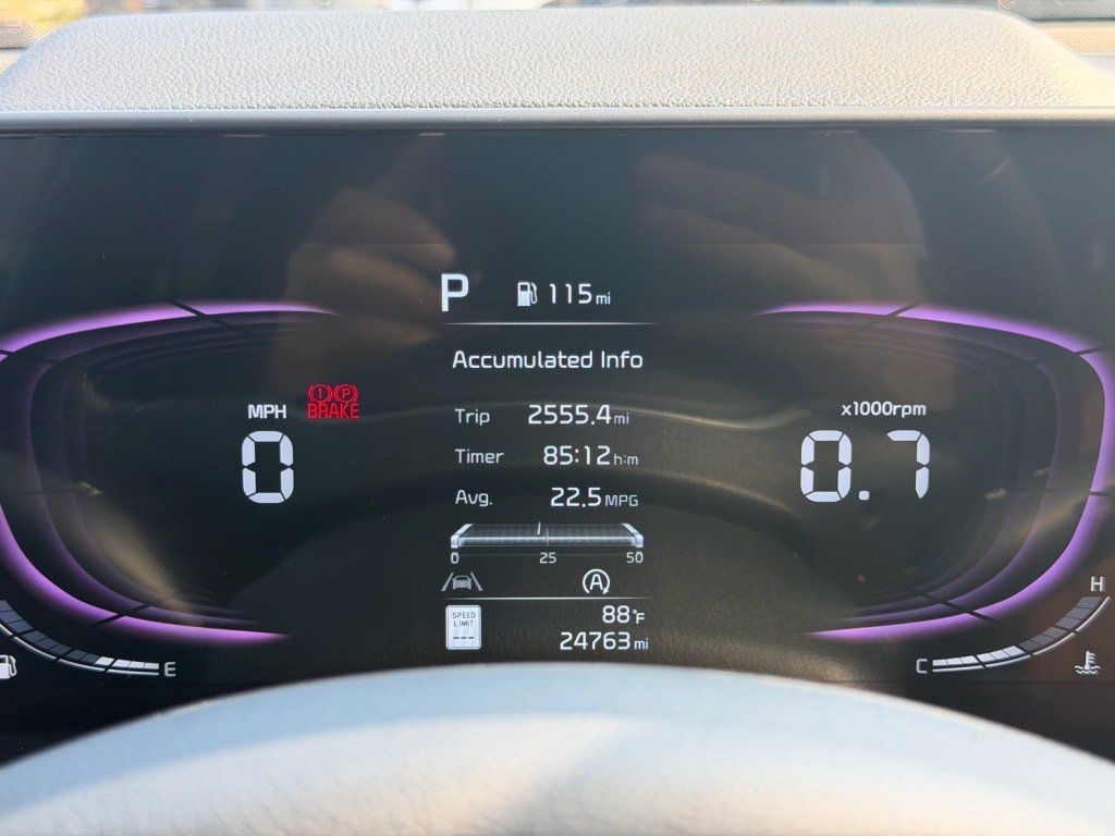 Used 2025 Kia Telluride AWD image 14