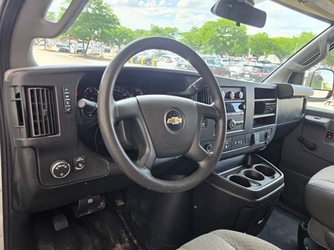 Used 2019 Chevrolet Express 2500 RWD image 11