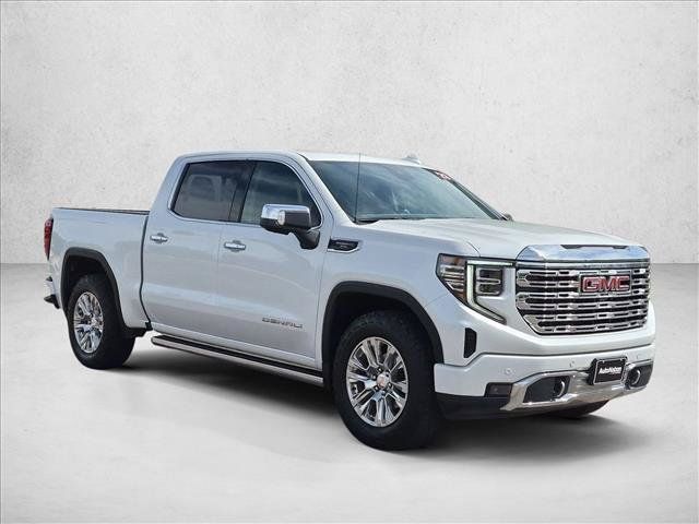 Used 2023 GMC Sierra 1500 Denali w/ Technology Package AWD/4WD image 3