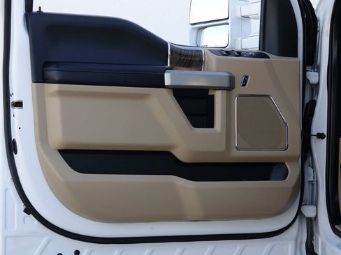 Used 2017 Ford F350 Lariat image 34