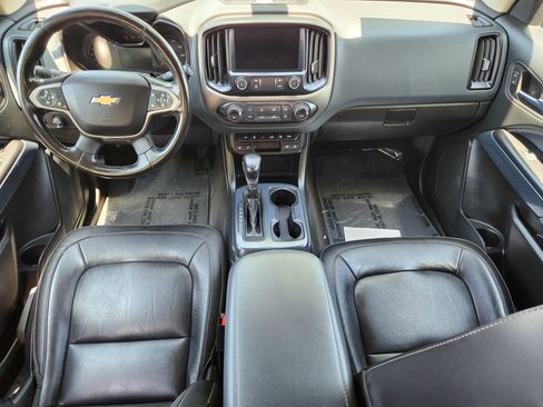 Used 2022 Chevrolet Colorado Z71 AWD/4WD image 16