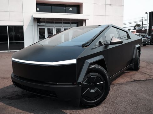 Used 2024 Tesla Cybertruck AWD Crew Cab image 53