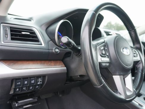 Used 2016 Subaru Outback 2.5i Limited image 12