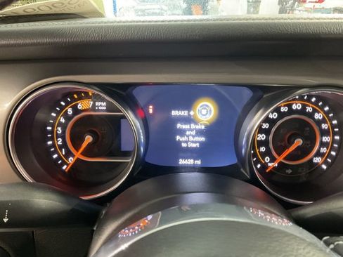 Used 2022 Jeep Wrangler Unlimited Sahara AWD/4WD image 14