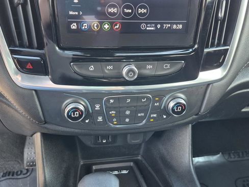 Used 2023 Chevrolet Traverse LT FWD image 26