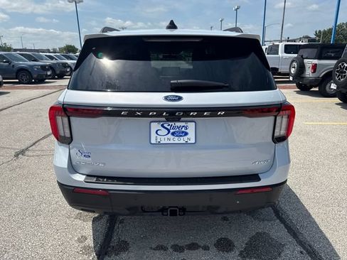 New 2026 Ford Explorer Active AWD/4WD image 6