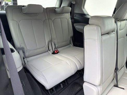 Certified 2023 Jeep Grand Cherokee L Overland w/ Rear Seat Video Group I AWD/4WD image 26