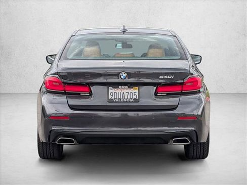 Used 2023 BMW 540i w/ Premium Package image 7