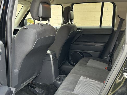 Used 2016 Jeep Patriot Latitude w/ Sun/Sound Group AWD/4WD image 14
