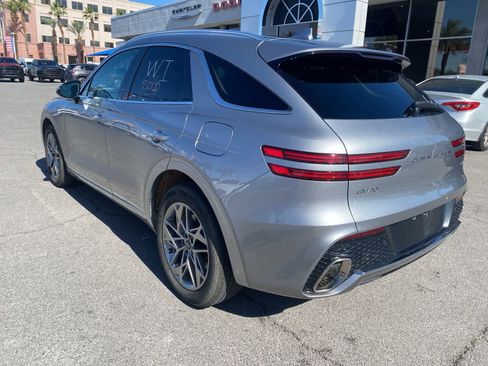 Used 2025 Genesis GV70 2.5T AWD/4WD image 8