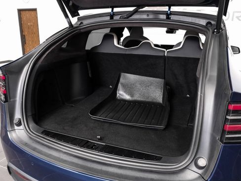 Used 2022 Tesla Model X image 61