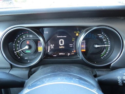Used 2022 Jeep Wrangler Unlimited Rubicon 4xe AWD/4WD image 18