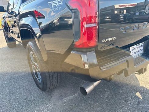 Used 2025 Toyota Tacoma TRD Sport image 23