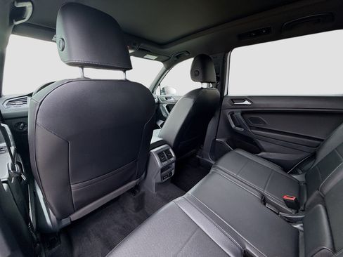 Certified 2020 Volkswagen Tiguan SE R-Line image 22