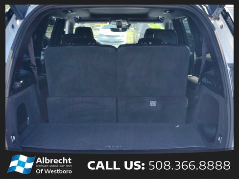 Used 2023 Jeep Grand Cherokee L Summit w/ Luxury Tech Group V AWD/4WD image 35
