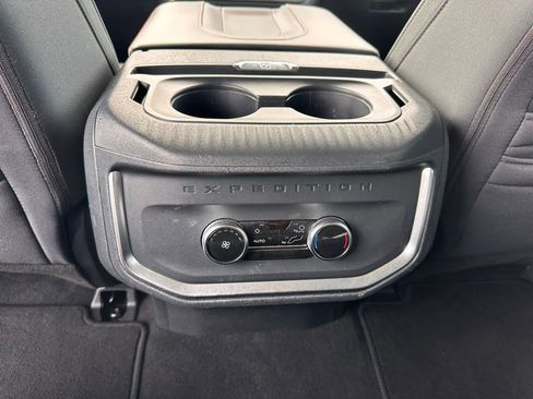 Used 2025 Ford Expedition Active RWD image 25