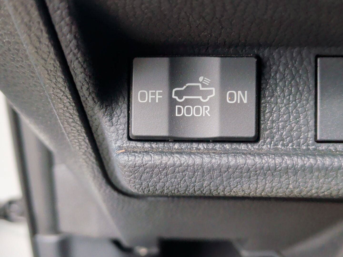Used 2024 Toyota Tacoma TRD Off-Road AWD/4WD image 15