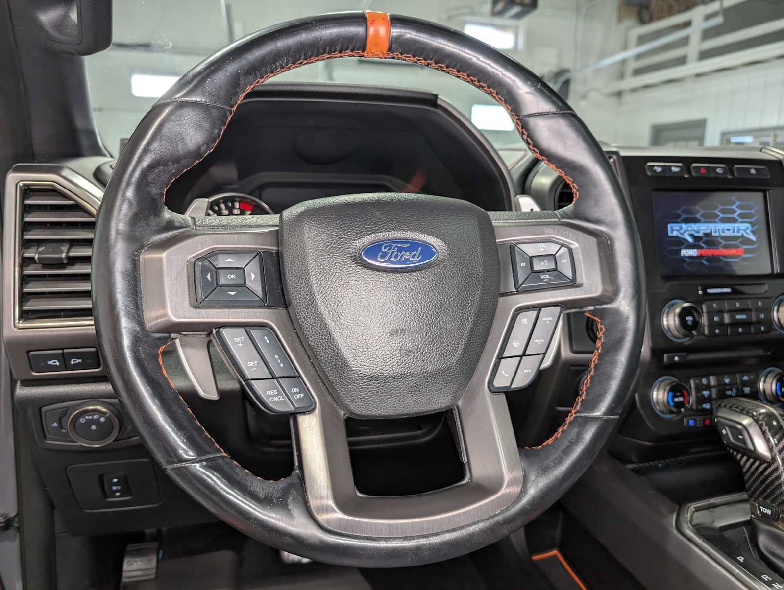 Used 2018 Ford F150 Raptor w/ Equipment Group 802A Luxury AWD/4WD image 39