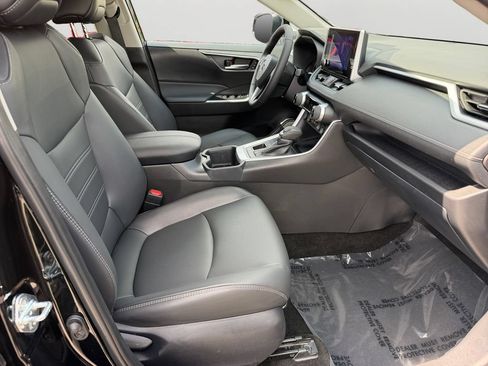 Certified 2025 Toyota RAV4 XLE Premium AWD/4WD image 8