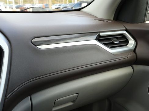 Used 2023 GMC Acadia SLT image 25