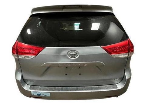 Used 2012 Toyota Sienna LE FWD image 4