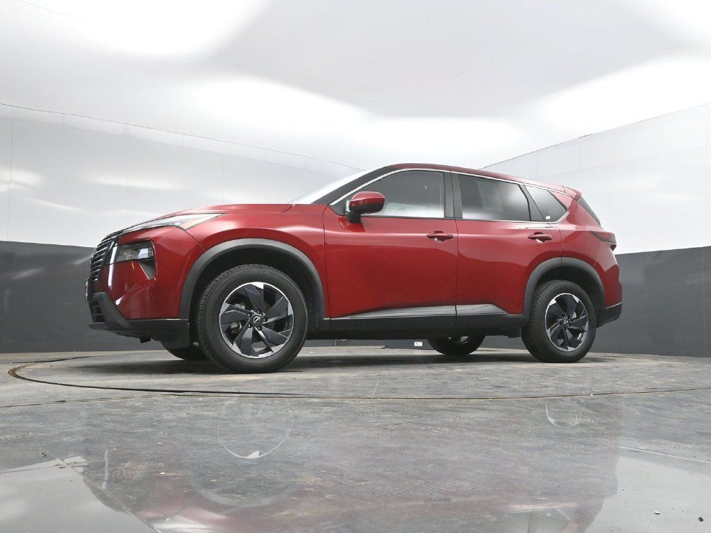 Used 2025 Nissan Rogue SV AWD/4WD image 31