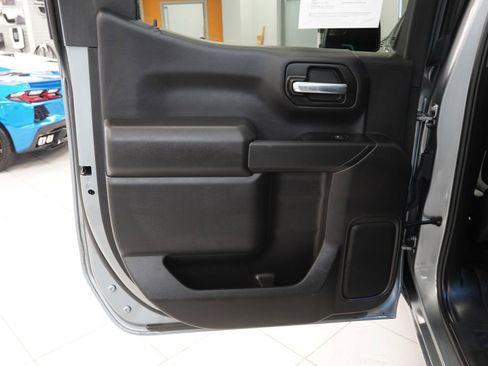 Used 2025 Chevrolet Silverado 1500 Custom image 21