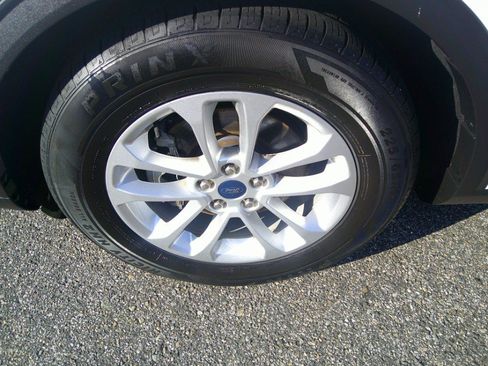 Used 2020 Ford Escape SE FWD image 11