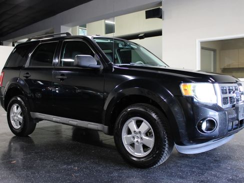 Used 2009 Ford Escape XLT FWD image 1