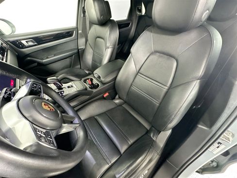 Certified 2020 Porsche Cayenne image 5