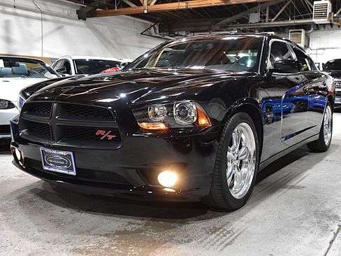 Used 2013 Dodge Charger R/T RWD image 4